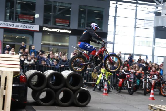 Philipp beim Trial Showfahren am Nürburgring